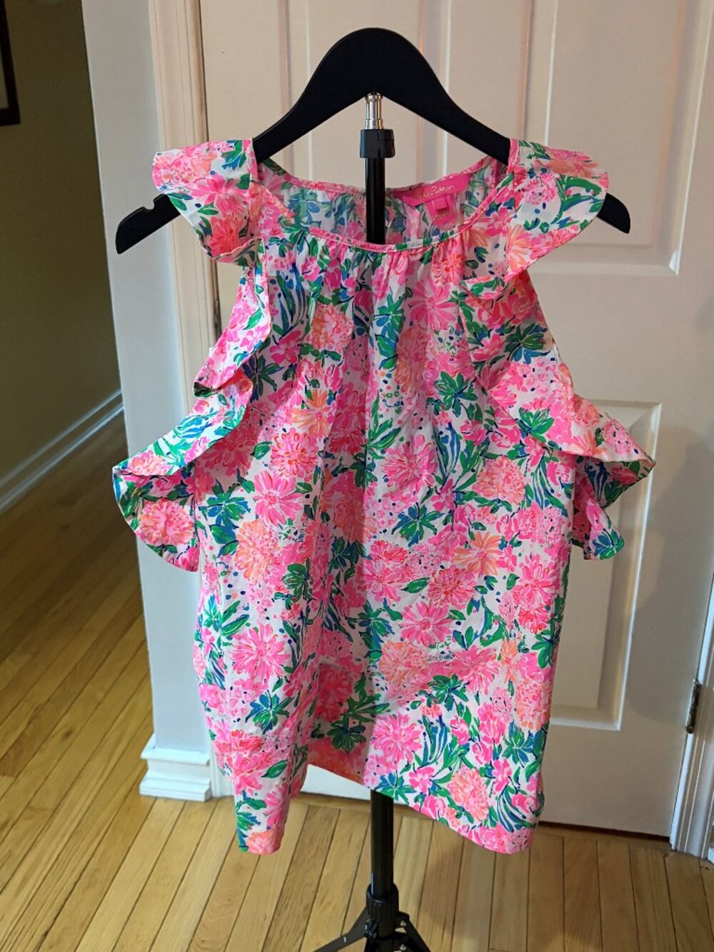 Lilly Pulitzer flutter sleeve top EUC Large